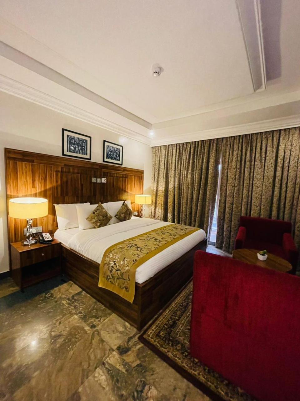 Qualibest Grand Hotels Abuja Exterior foto