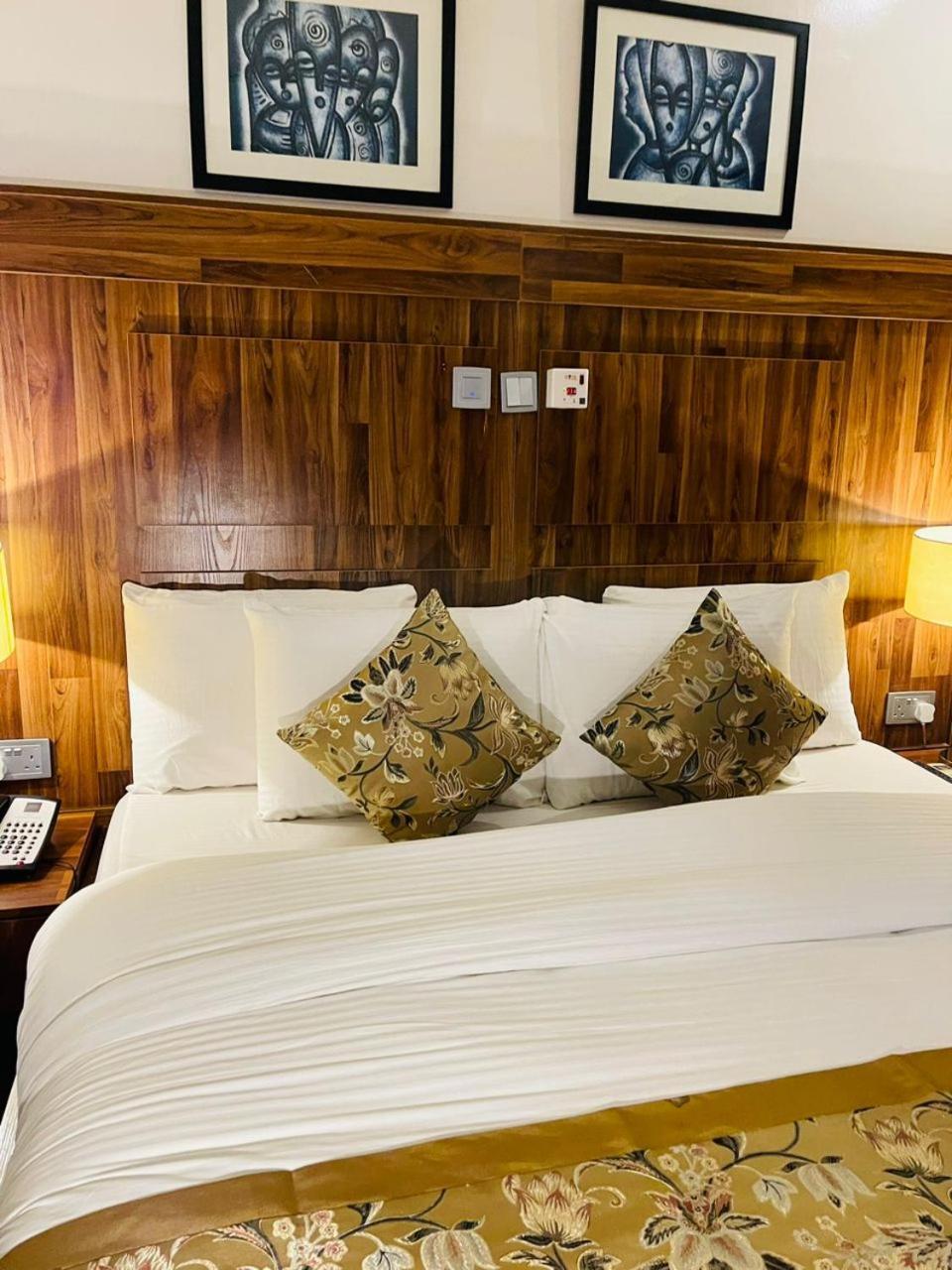 Qualibest Grand Hotels Abuja Exterior foto