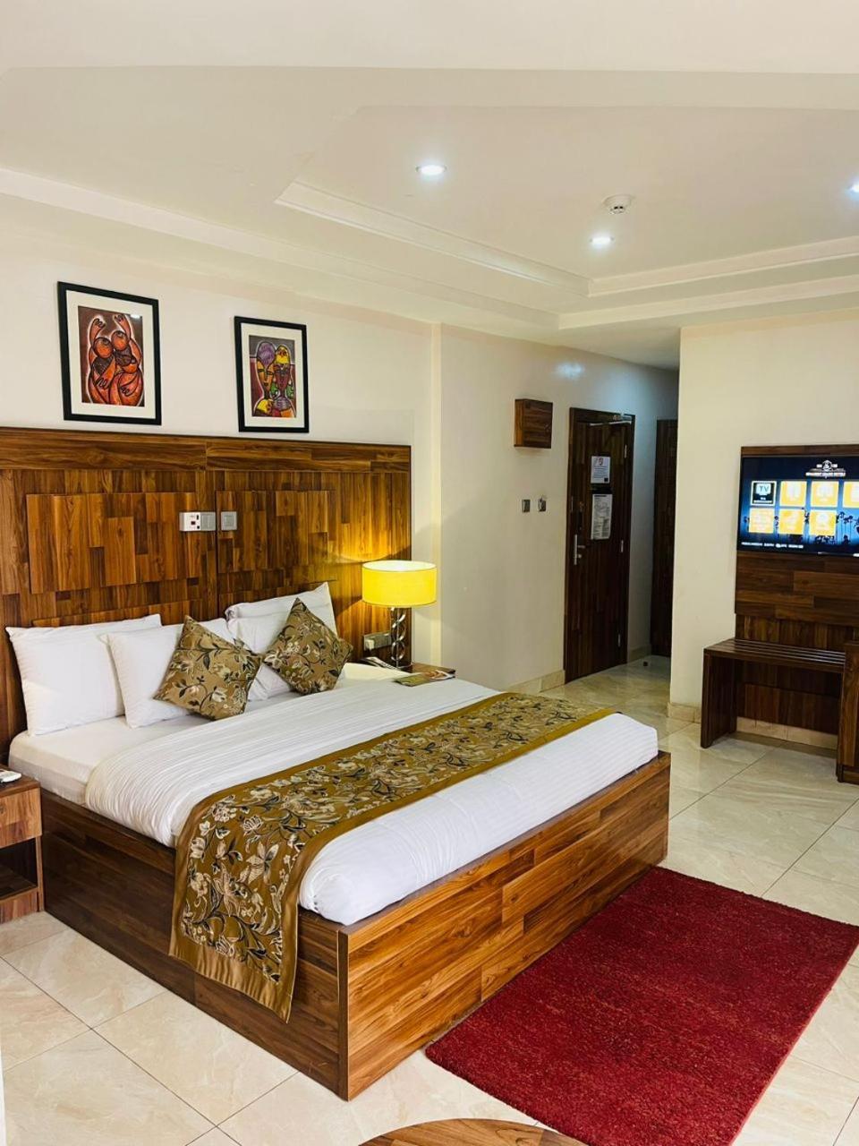 Qualibest Grand Hotels Abuja Exterior foto
