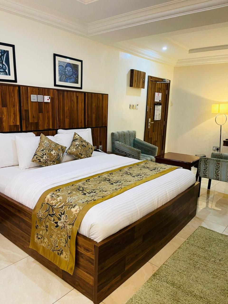 Qualibest Grand Hotels Abuja Exterior foto